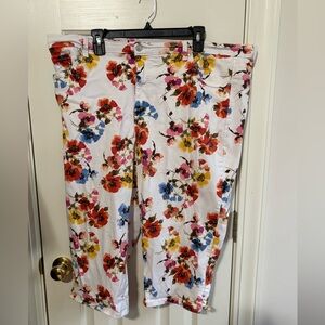 Floral Print Capri Jeans